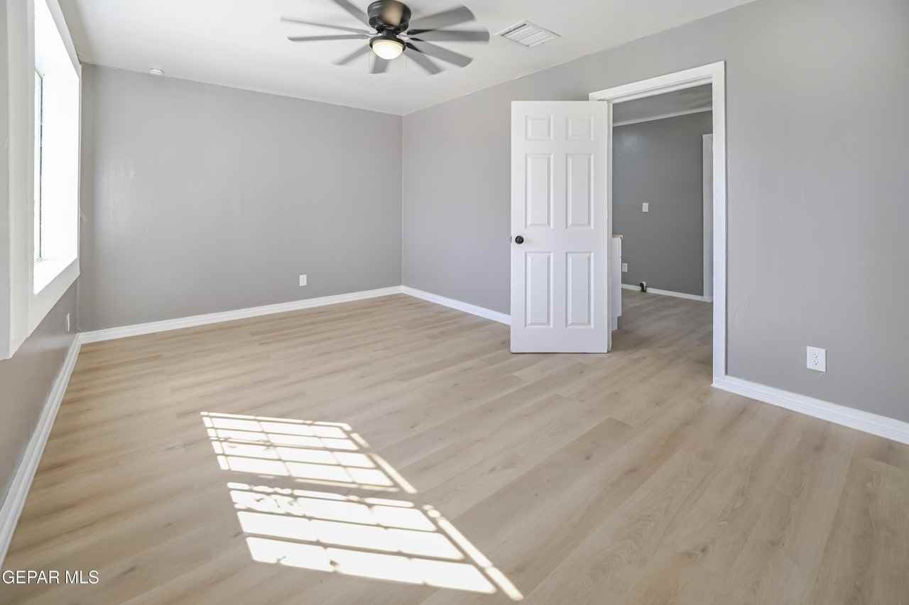 2629 Wheeling Ave - Photo 2 of 13