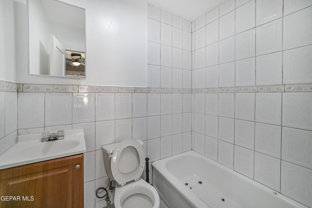 2629 Wheeling Ave - Photo 6 of 13