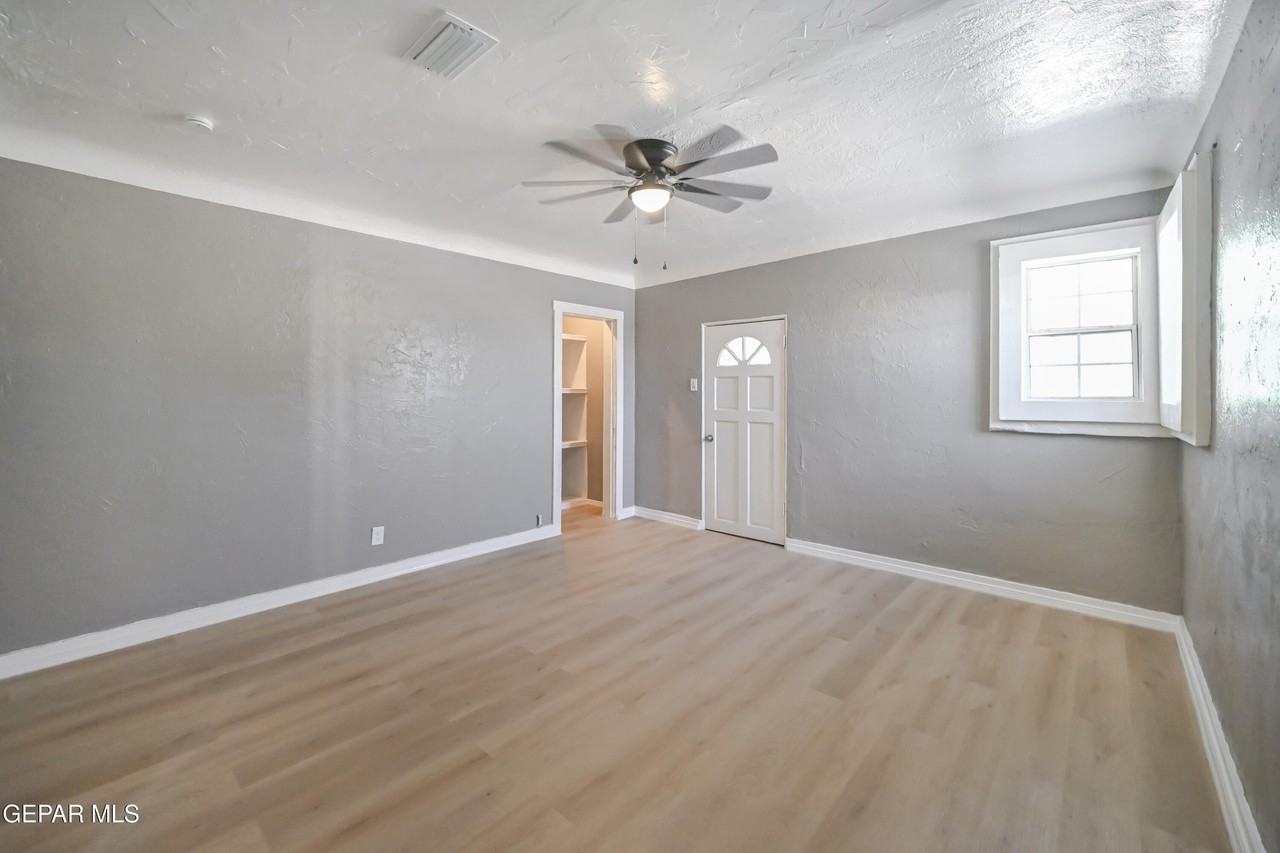 2629 Wheeling Ave - Photo 7 of 13