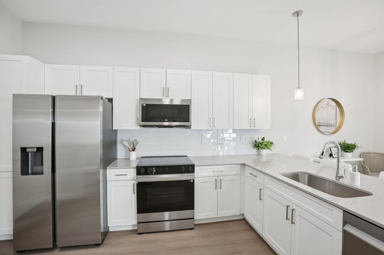Canyon Townhomes - Photo 5 of 22