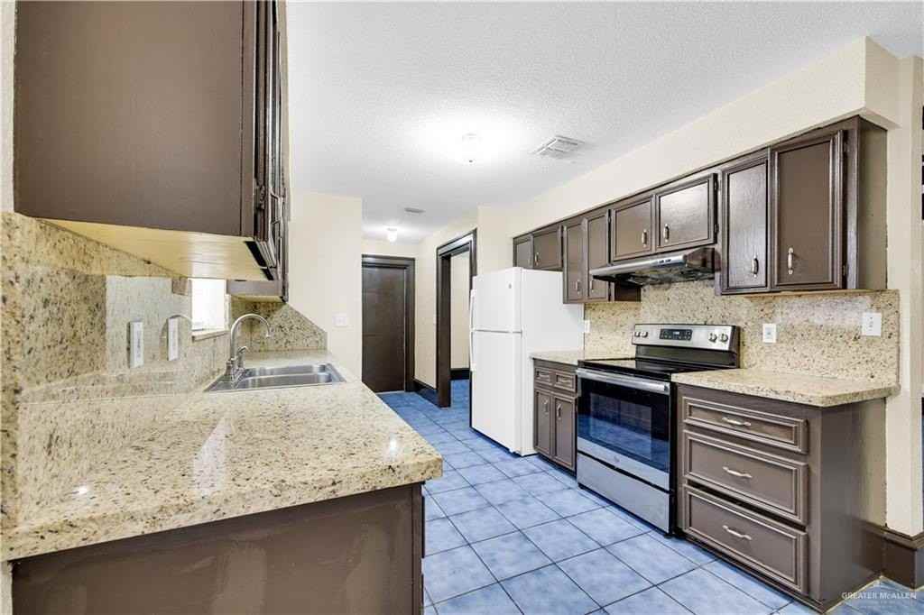 2316 Pin Oak Rd - Photo 3 of 17