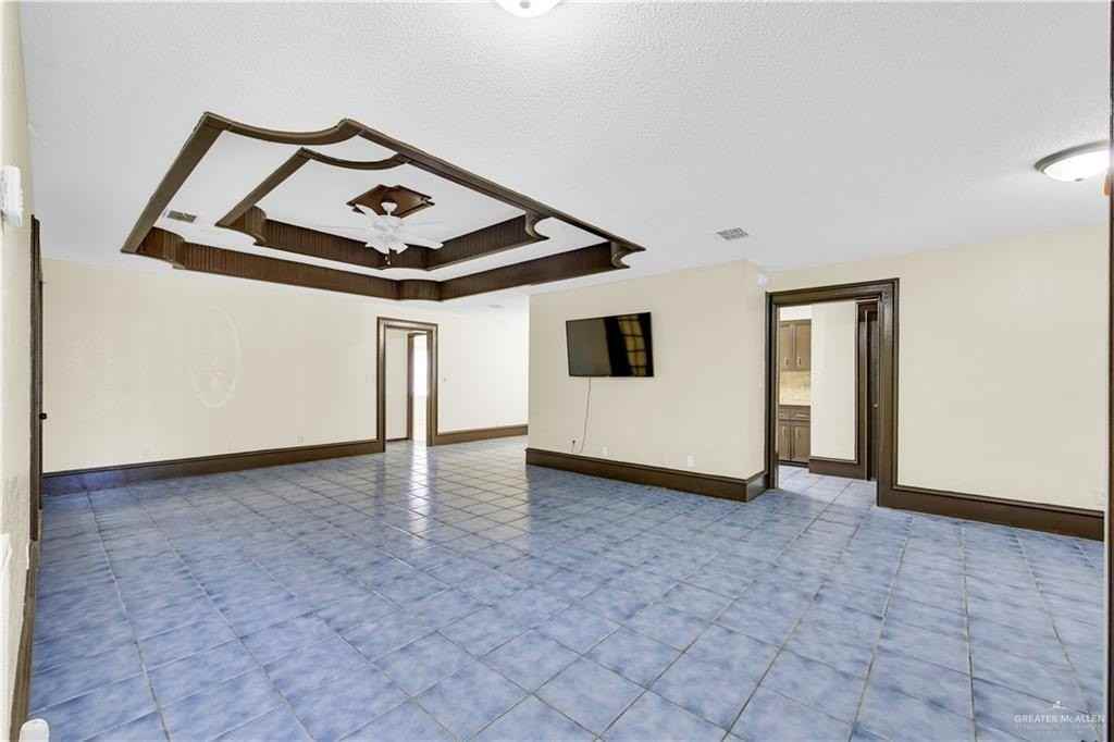 2316 Pin Oak Rd - Photo 6 of 17