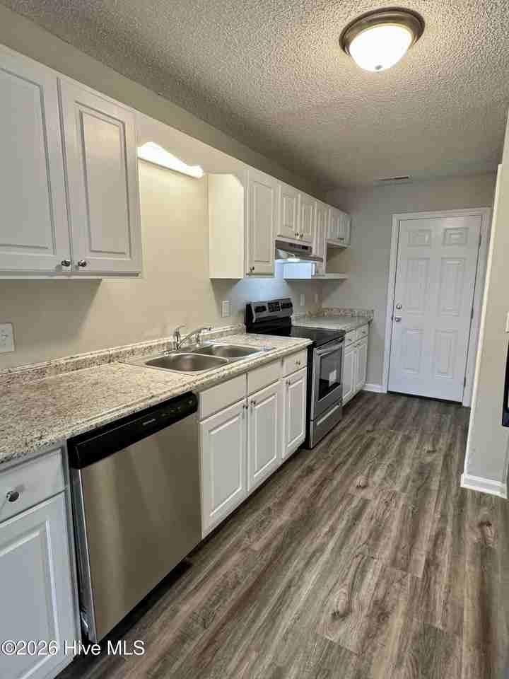 1287 Park West Dr Apt 5 - Photo 4 of 10