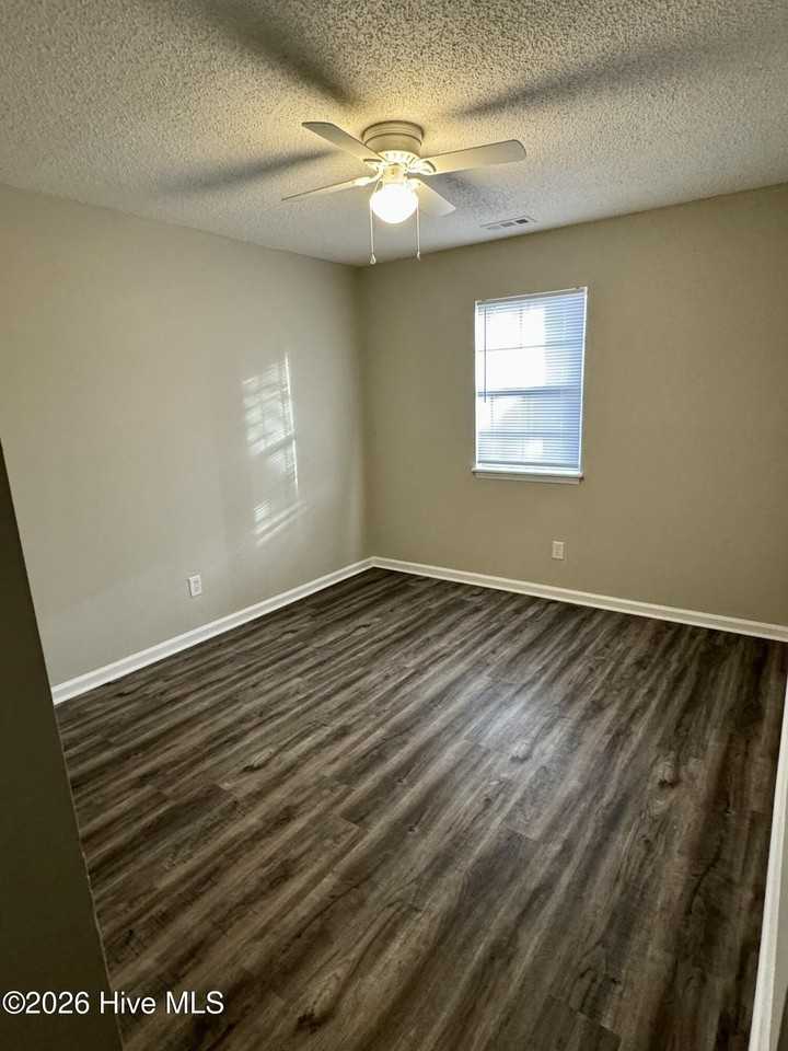 1287 Park West Dr Apt 5 - Photo 6 of 10