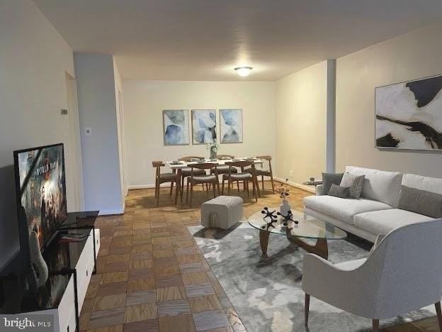 520 N St Sw - Photo 6 of 50