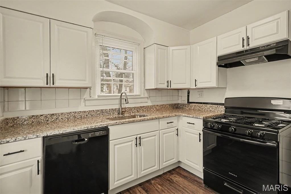 216 Roberta Ave - Photo 5 of 15