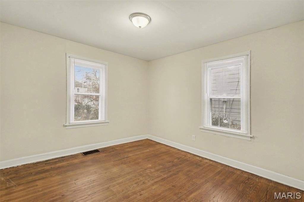 216 Roberta Ave - Photo 6 of 15