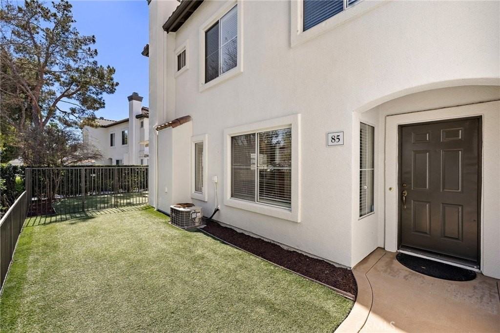 85 Pomelo - Photo 2 of 33