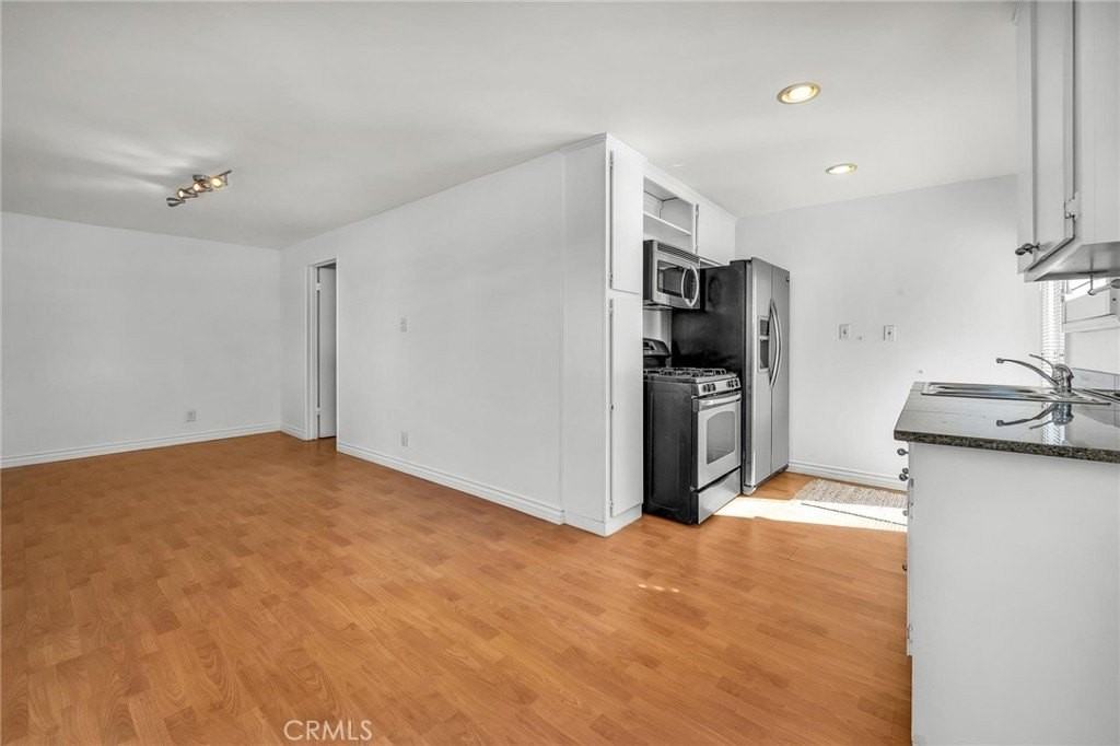 317 Moonstone St #B - Photo 5 of 20