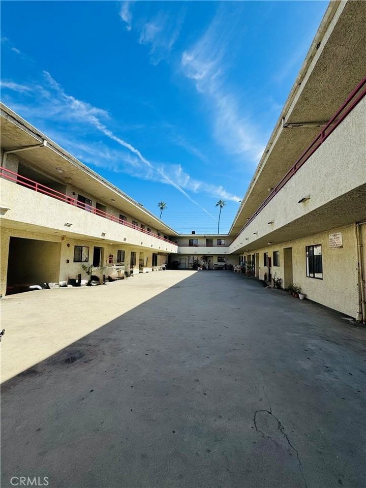 14610 Delano St #211