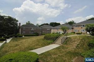 featured image of 5 Heights Rd