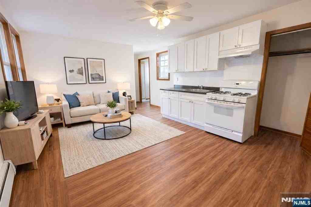 102 Union St Apt 1b - Photo 3 of 14