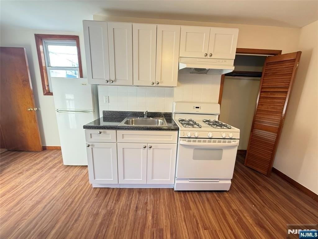 102 Union St Apt 1b - Photo 5 of 14