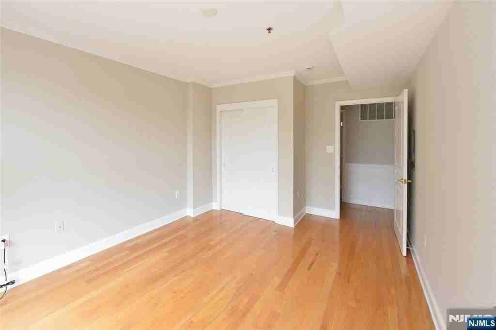 70 Adams St Apt 3b - Photo 7 of 12