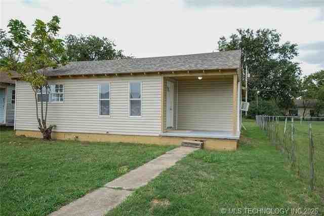 1410 Martin Luther King Dr - Photo 3 of 19