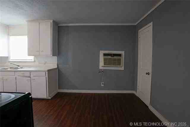 1410 Martin Luther King Dr - Photo 7 of 19