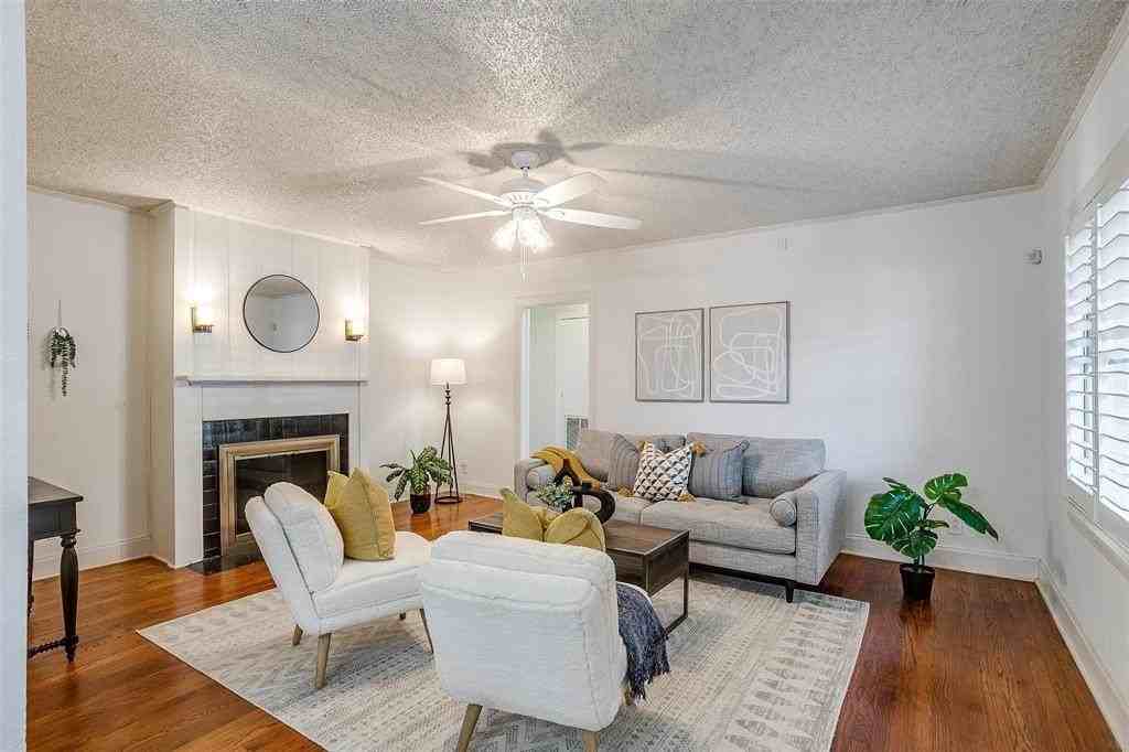 3824 Birchman Ave - Photo 4 of 34