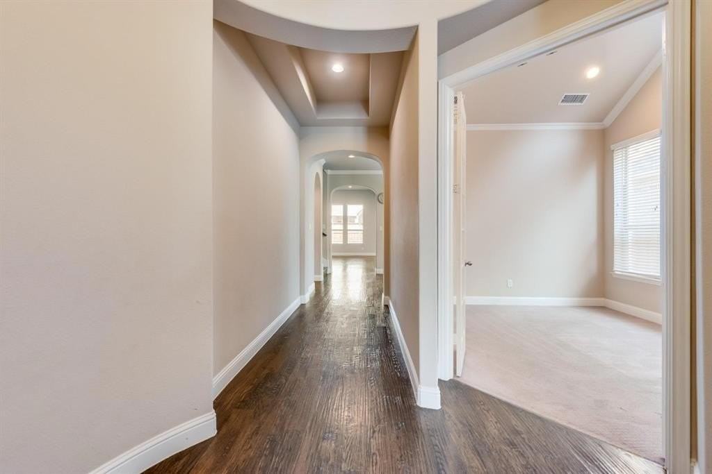 8144 Pitkin Rd - Photo 4 of 38