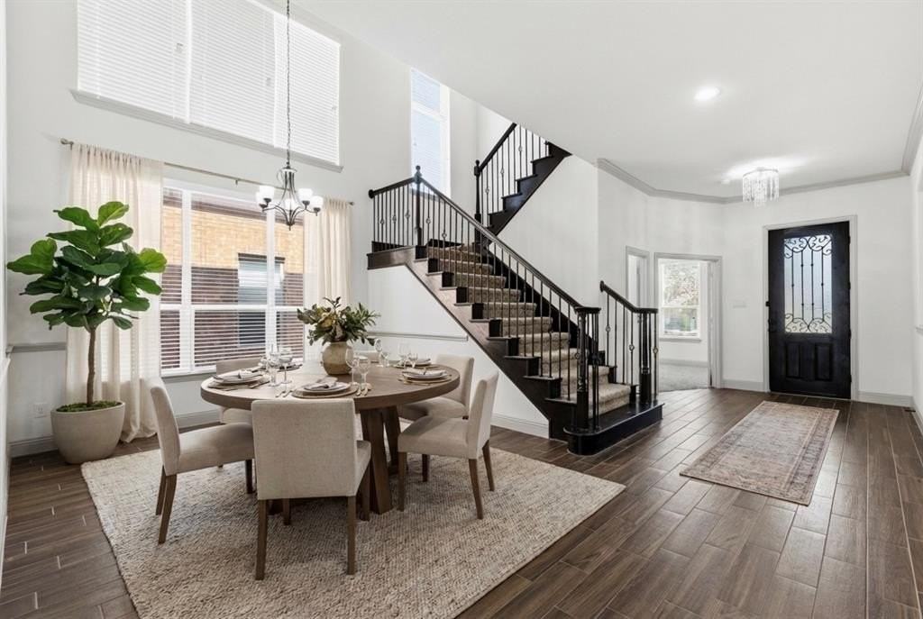 2418 Askew Dr - Photo 2 of 36