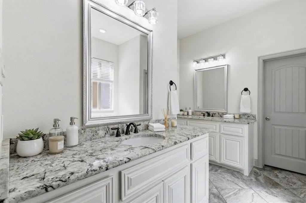 2418 Askew Dr - Photo 3 of 36