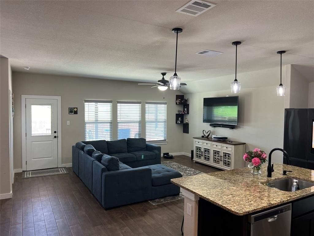 629 Turtle Creek Park Trl - Photo 2 of 14