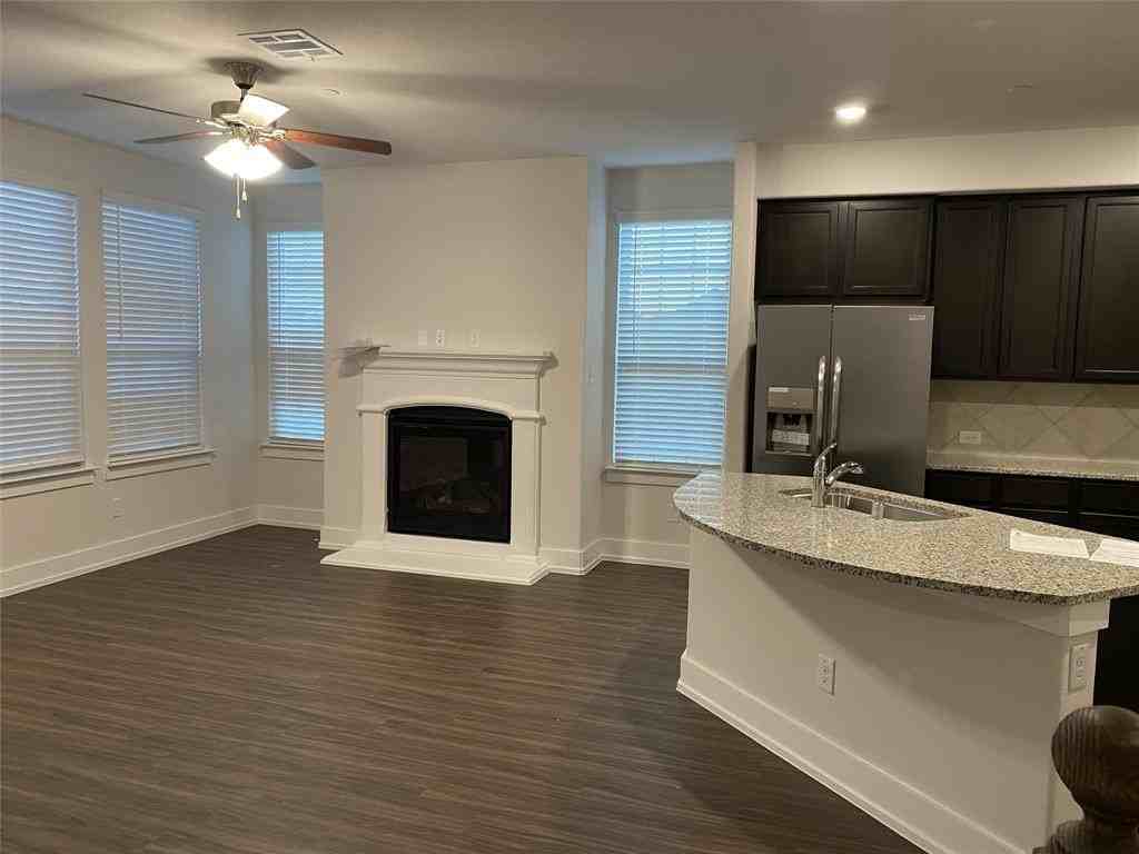 2401 Siskiyou St - Photo 2 of 24