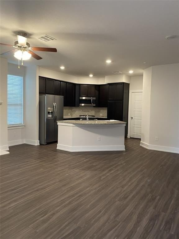 2401 Siskiyou St - Photo 3 of 24