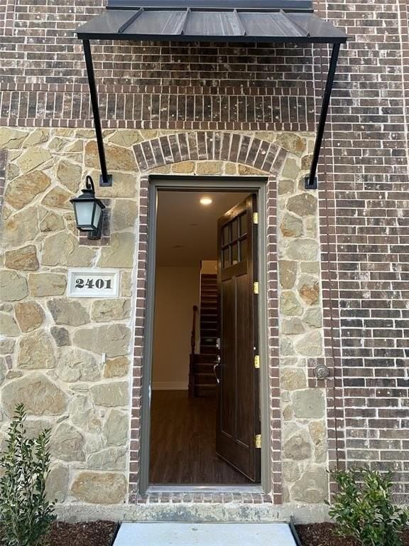 2401 Siskiyou St - Photo 4 of 24