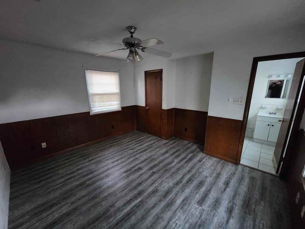 515 Jordan Ln - Photo 2 of 6