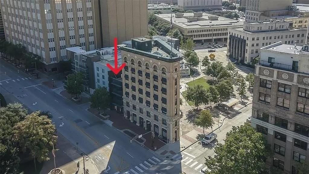 1006 Houston St #300 - Photo 2 of 19