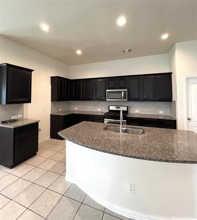 1700 Emma Pearl Ln - Photo 5 of 17