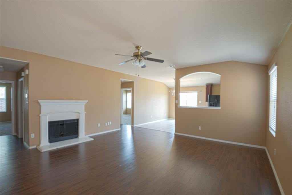 590 Arthur Dr - Photo 4 of 39