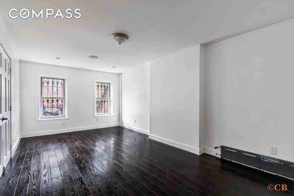 149 Van Buren St - Photo 3 of 6