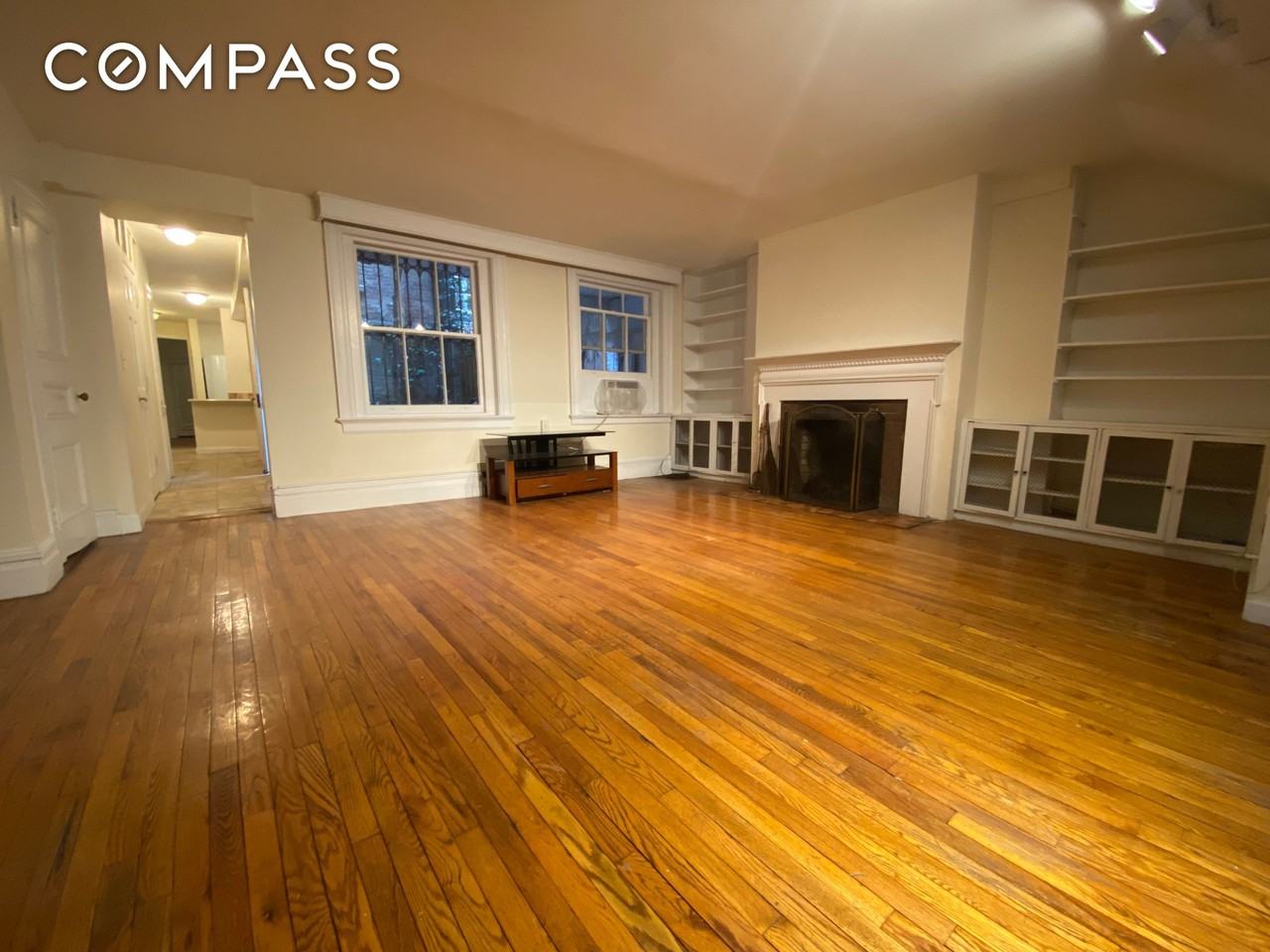 FULL FLOOR OF MURRAY HILL BROWNSTONE WITH YARD! OFF PARK! #1 - Photo 2 of 5