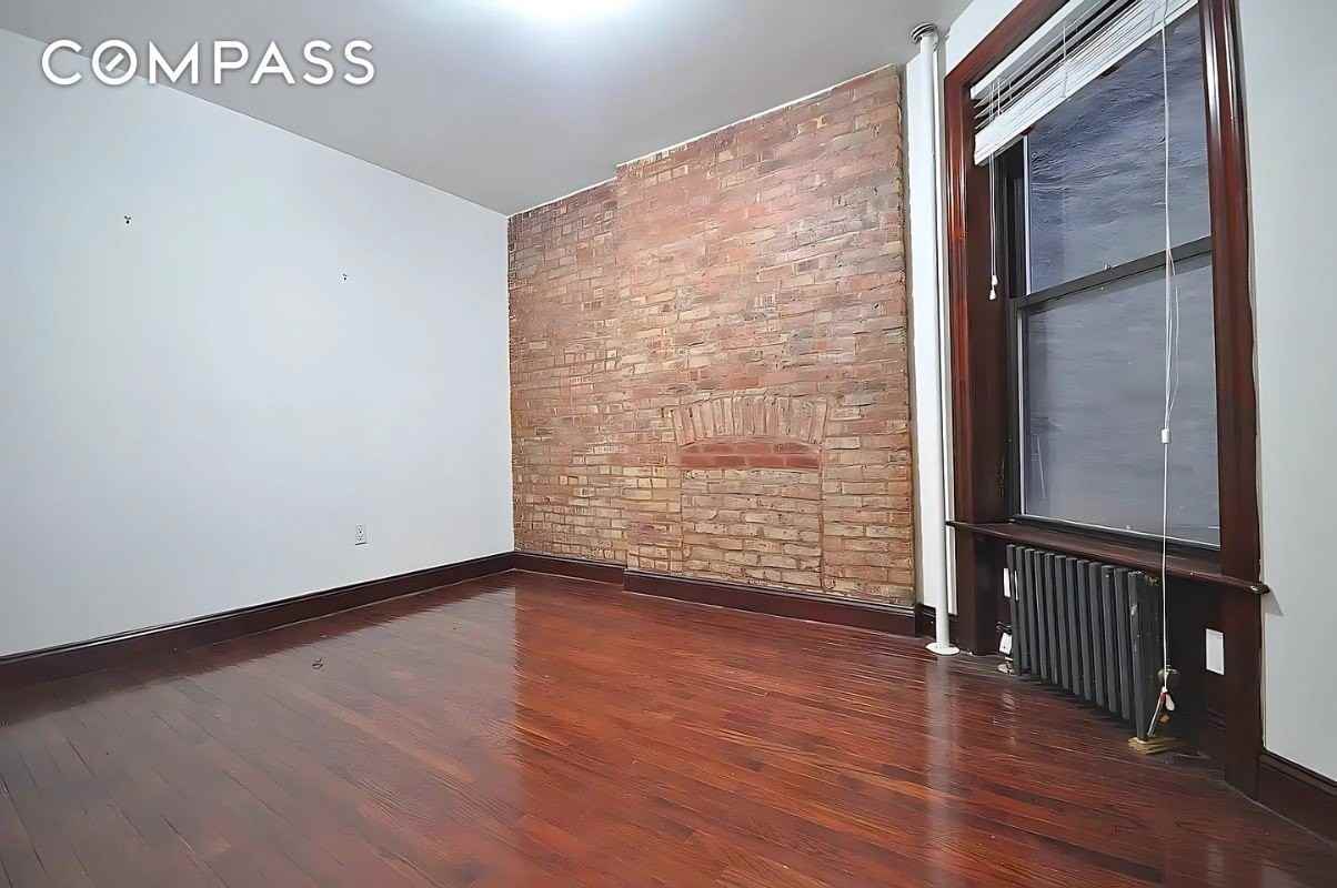 422 Amsterdam Ave #2A - Photo 3 of 10