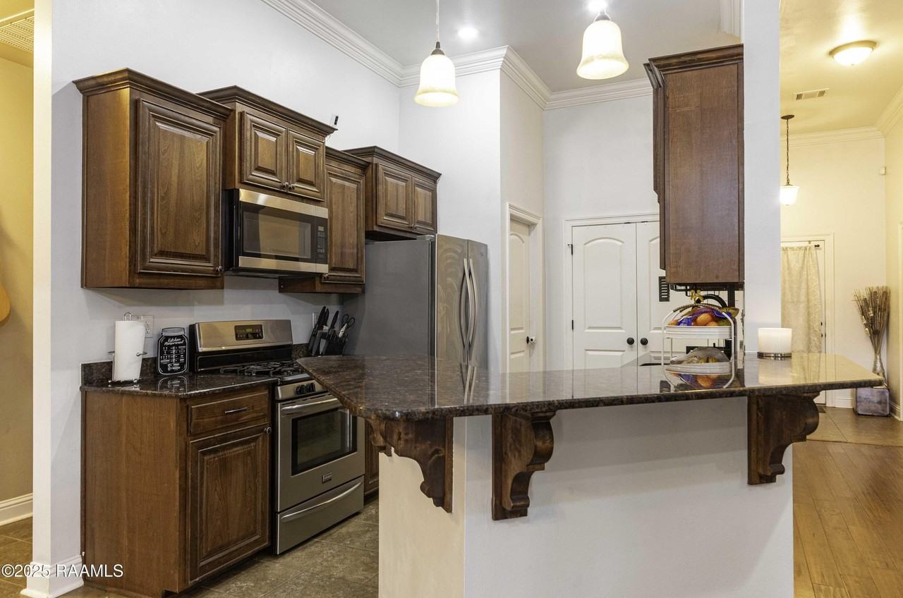 207 Bayou Des Glaises Rd - Photo 5 of 24