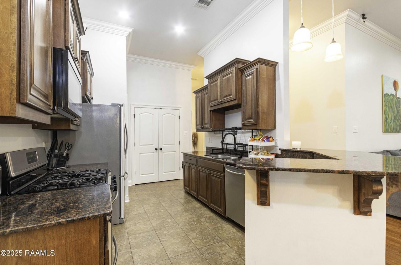 207 Bayou Des Glaises Rd - Photo 6 of 24