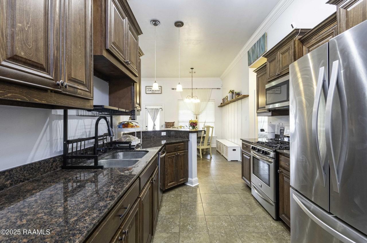 207 Bayou Des Glaises Rd - Photo 7 of 24