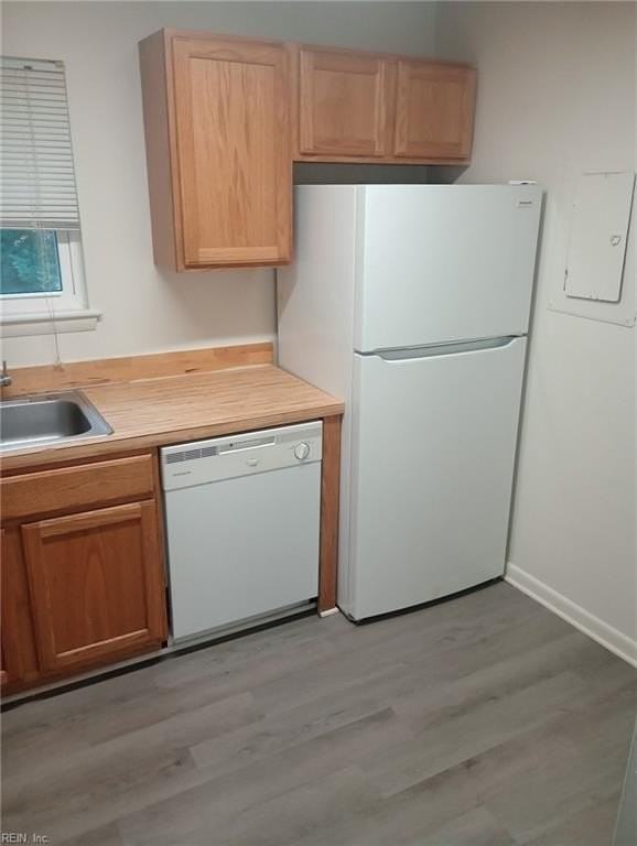 2210 Pine Shore Ct - Photo 6 of 13