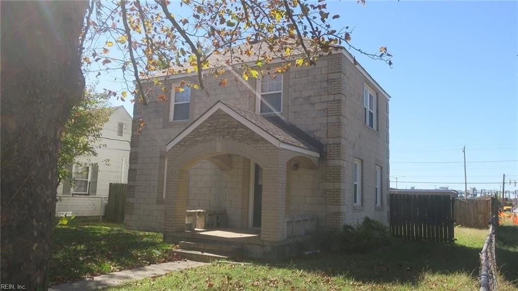 1521 Rolfe Pl - Photo 2 of 22