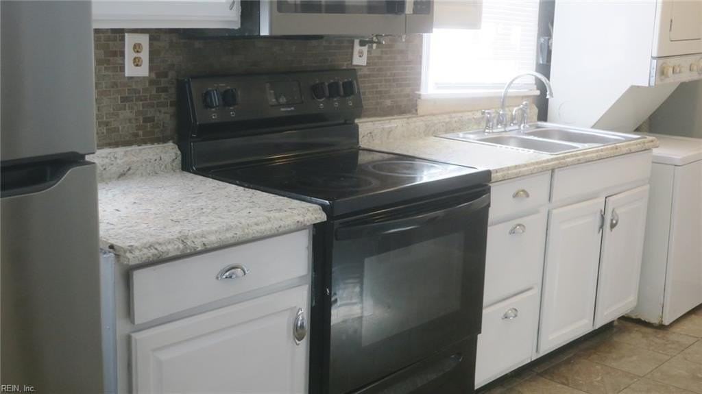 1521 Rolfe Pl - Photo 4 of 22