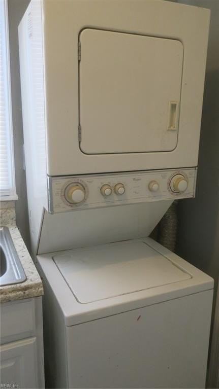 1521 Rolfe Pl - Photo 7 of 22