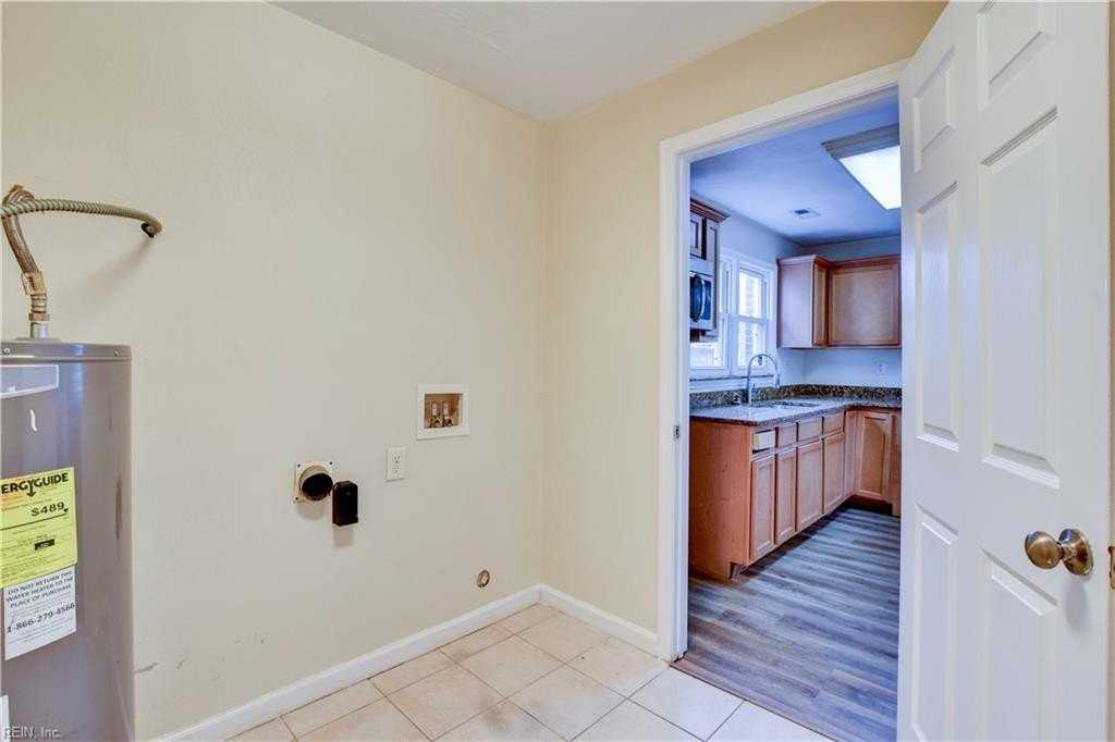 2808 Arcadia Ave - Photo 5 of 39