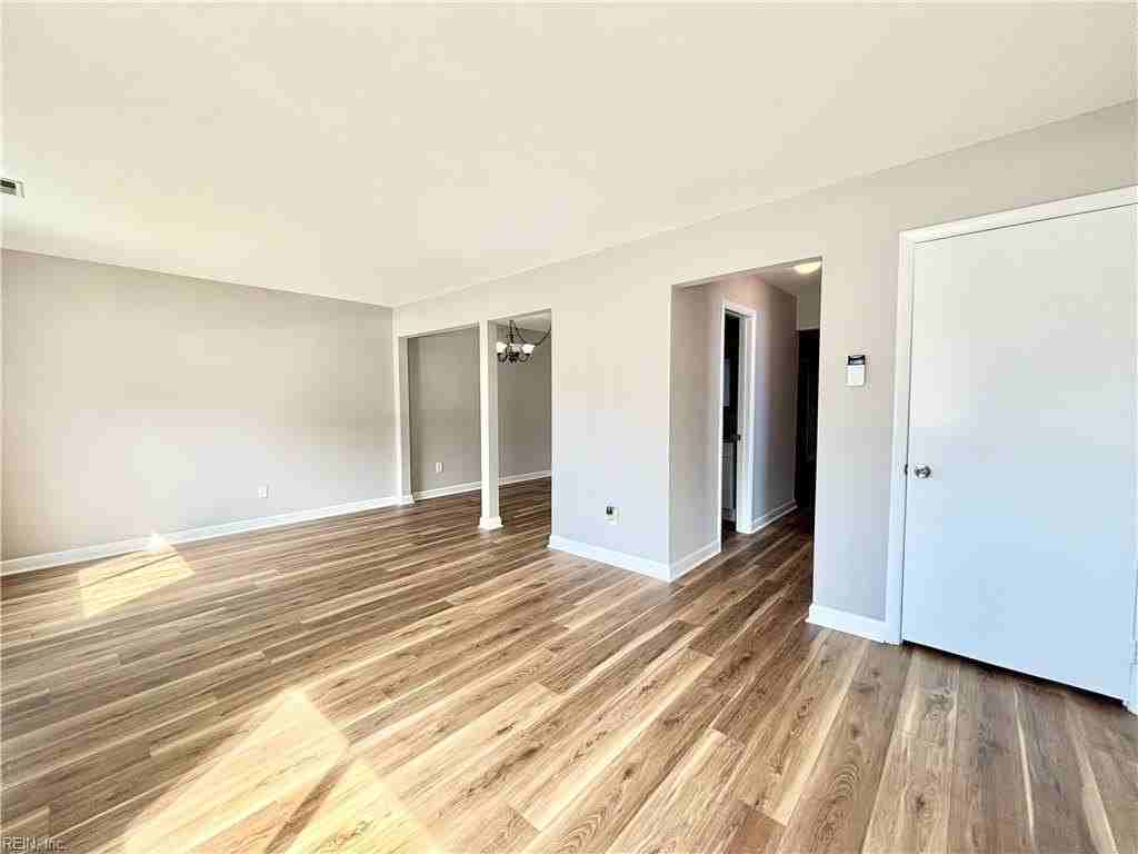 1430 Sierra Dr - Photo 2 of 21