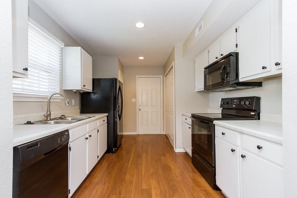 17814 Gasparilla Ct - Photo 7 of 15