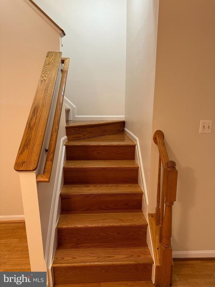 11130 Hollowbrook Rd - Photo 7 of 27