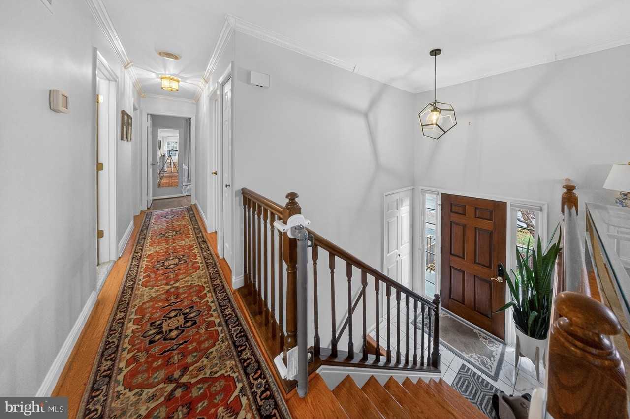 1726 Glastonberry Rd - Photo 3 of 22