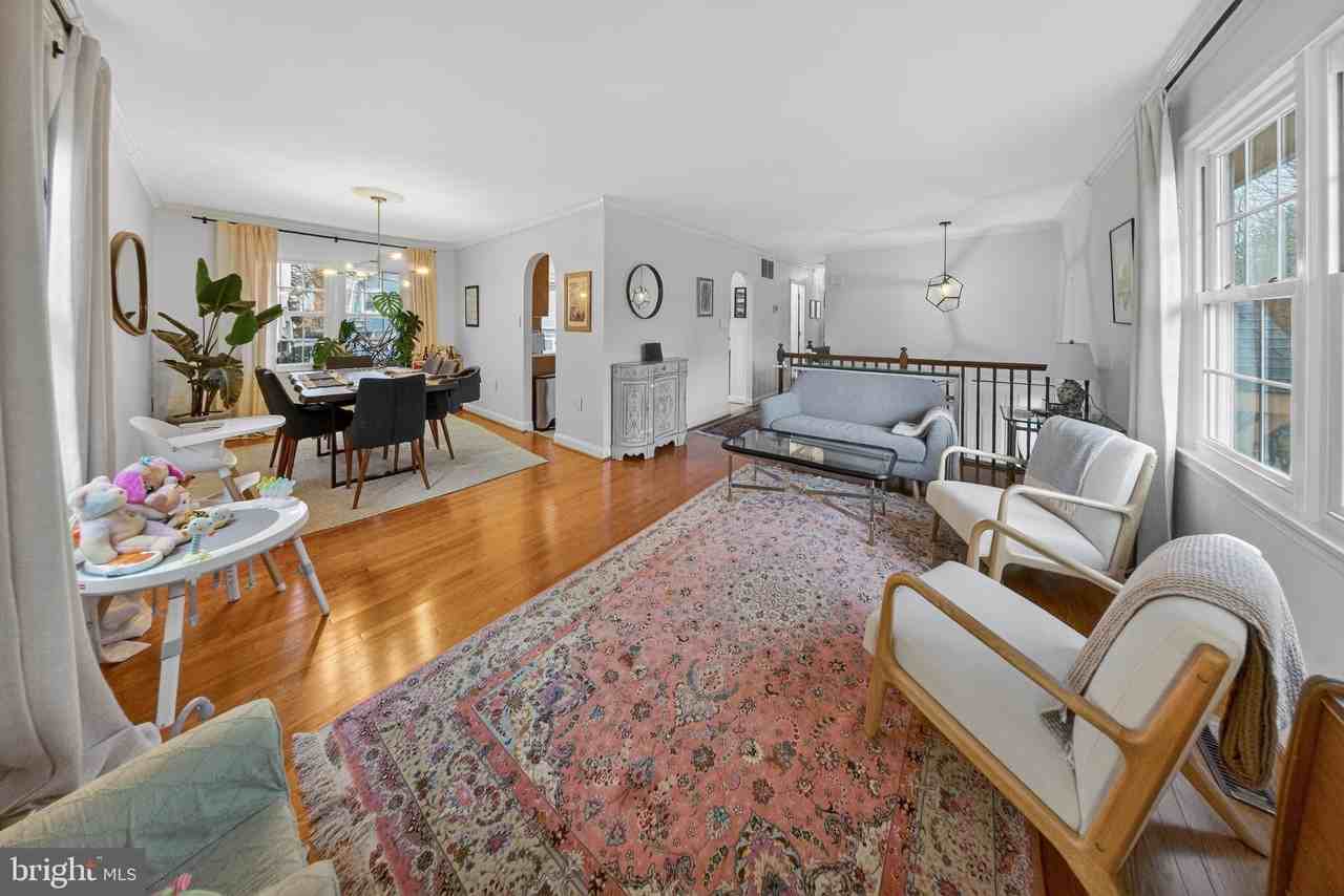 1726 Glastonberry Rd - Photo 4 of 22