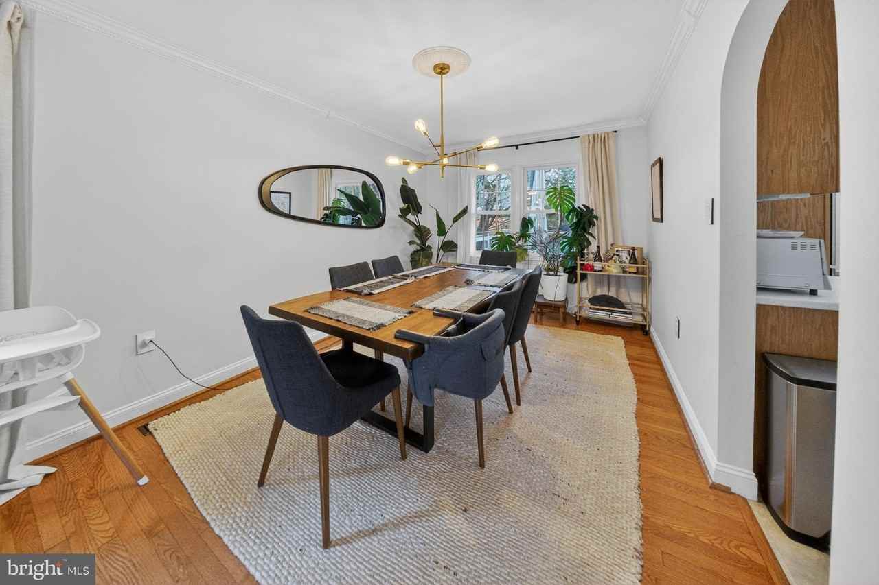 1726 Glastonberry Rd - Photo 6 of 22