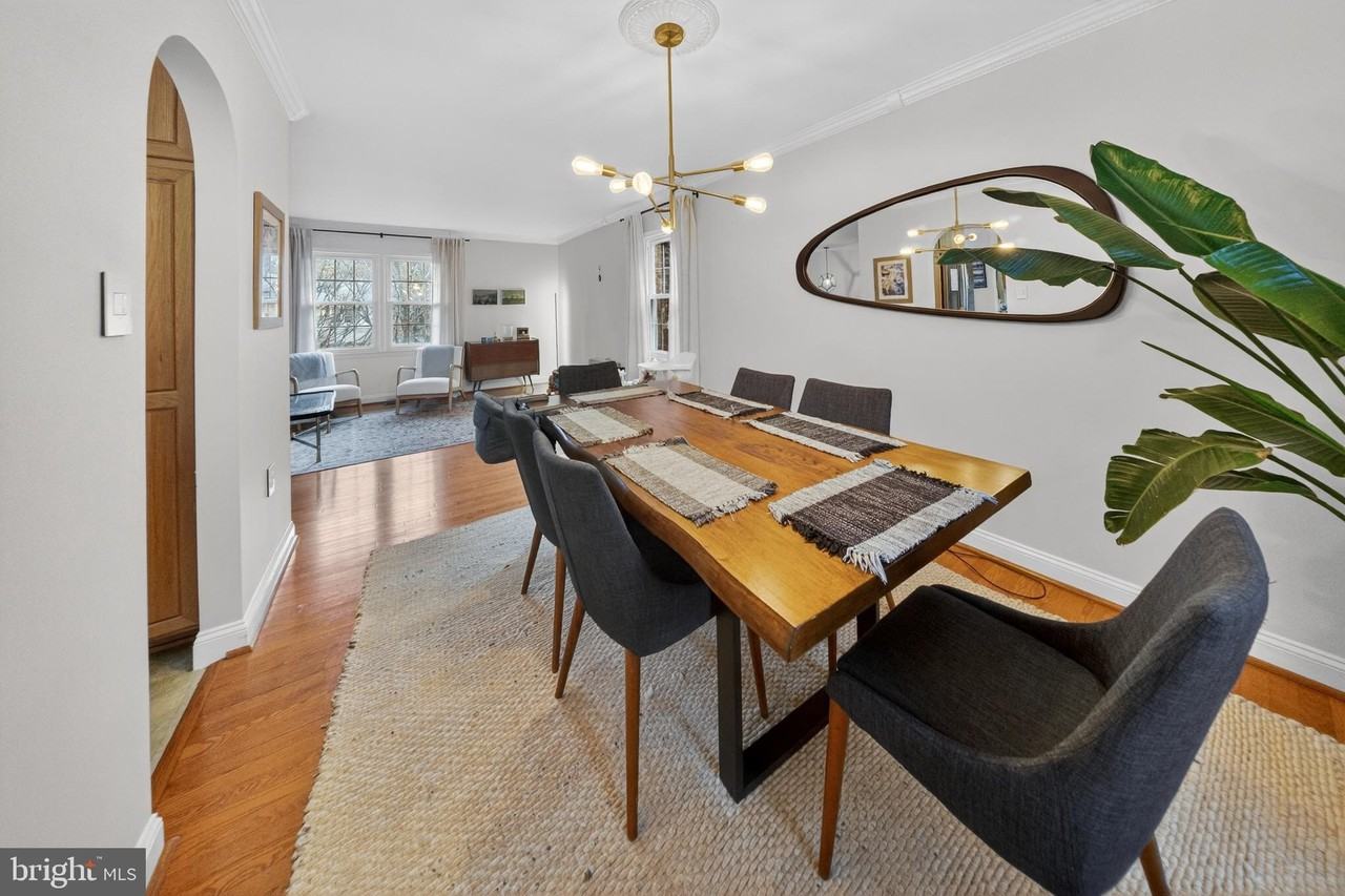 1726 Glastonberry Rd - Photo 7 of 22